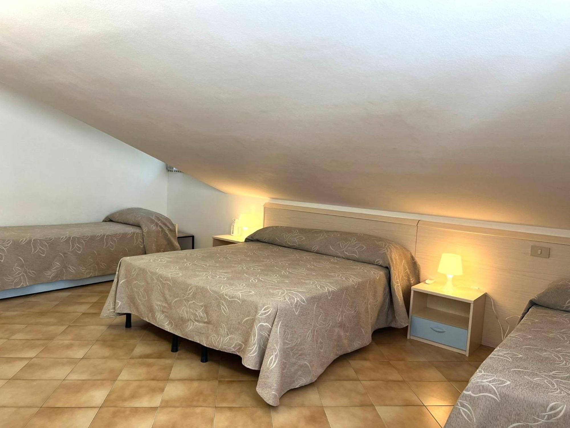 Adria Holiday Family Apartments: Beachside Comfort in Jesolo Exterior photo