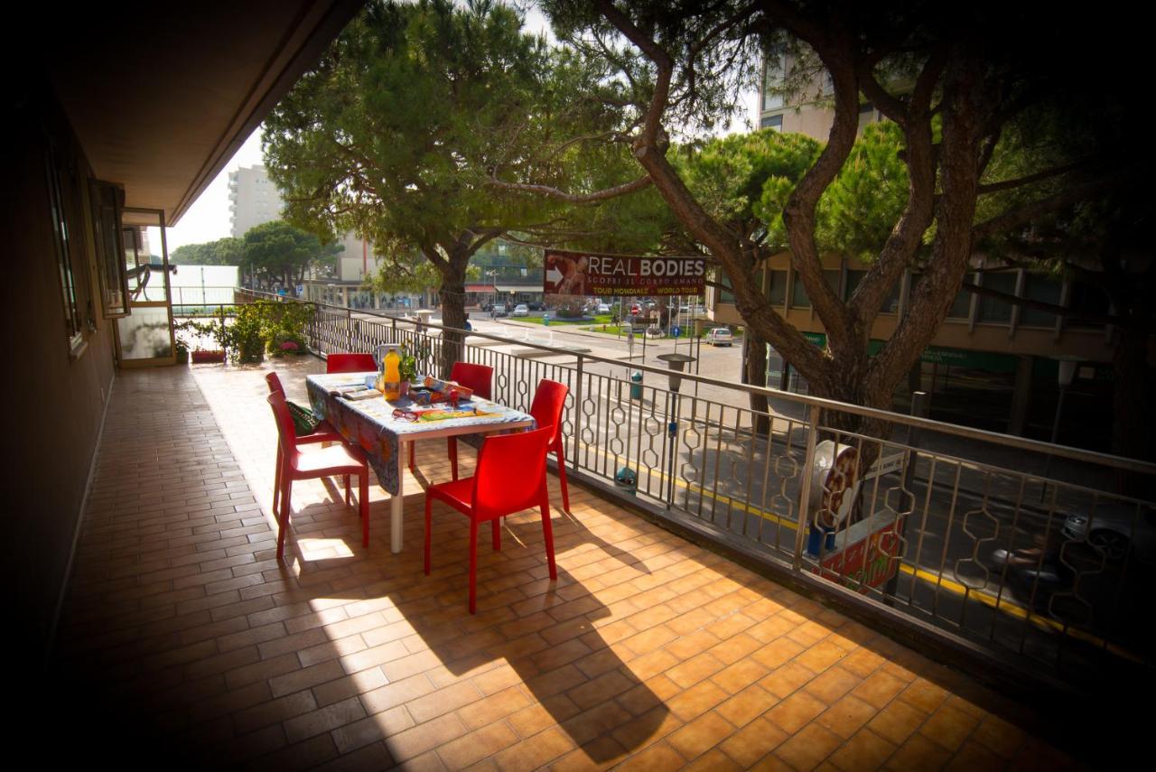 Adria Holiday Family Apartments: Beachside Comfort in Jesolo Exterior photo